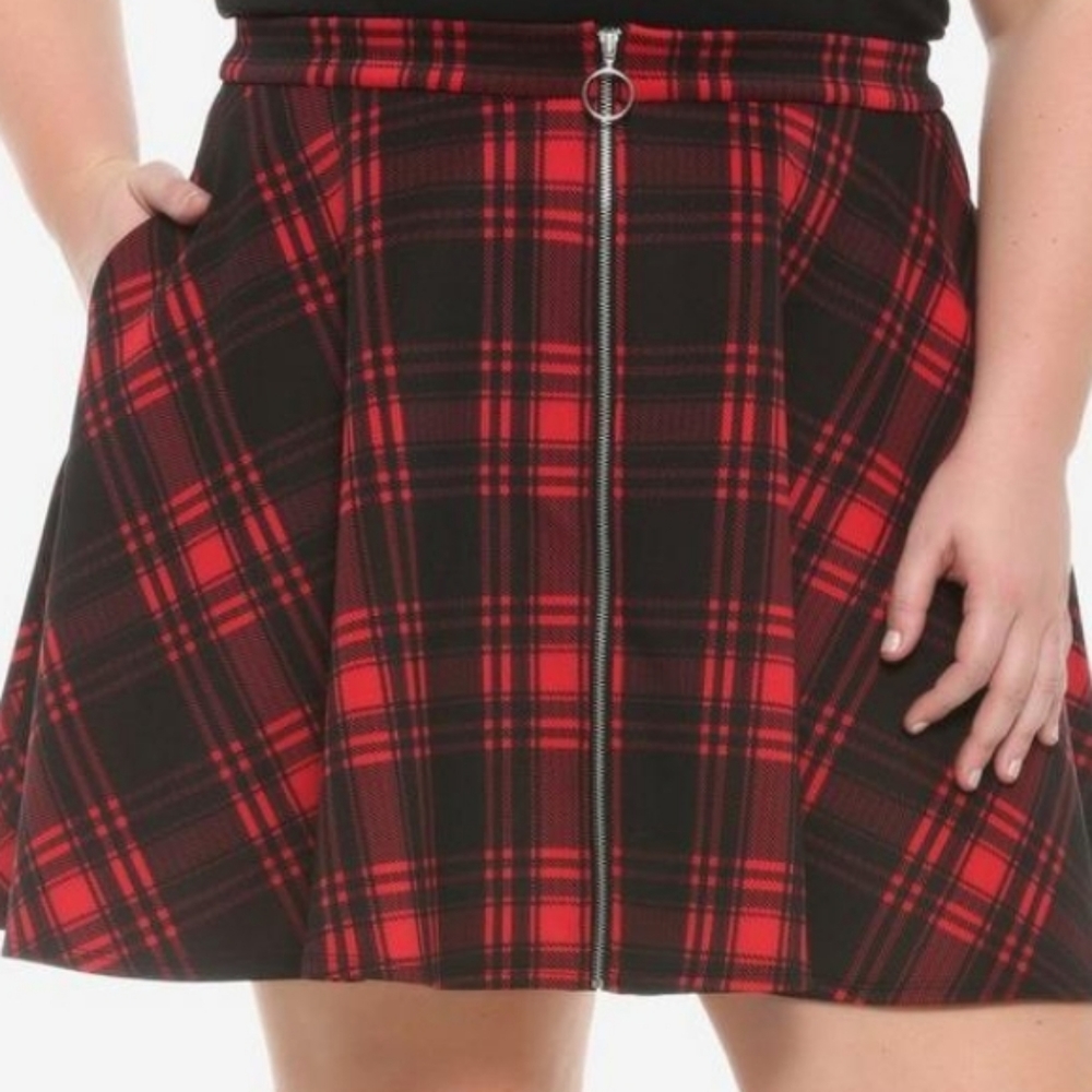 Hot Topic Black & Red Plaid O-Ring Skater Skirt Sz S